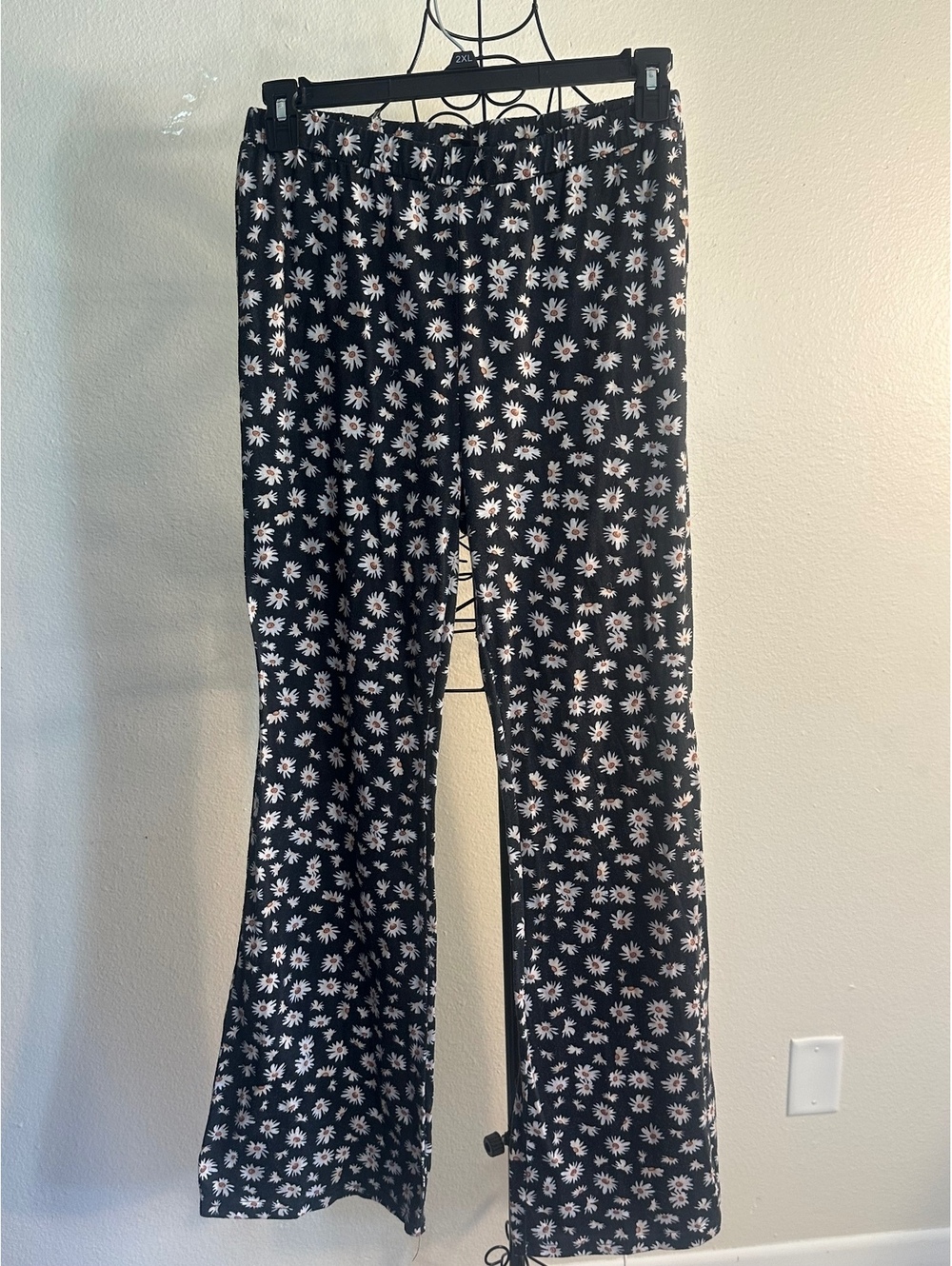 Daisy Bell Bottom/ Flare Leggings